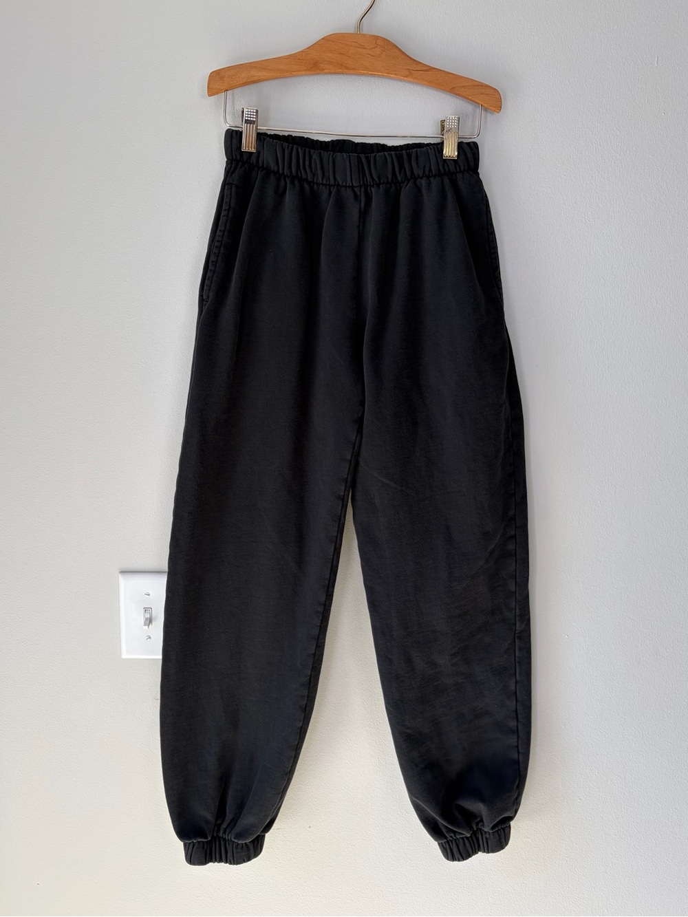 Brandy Melville Black Rosa Jogger Sweatpants Loungewear Casual Comfort